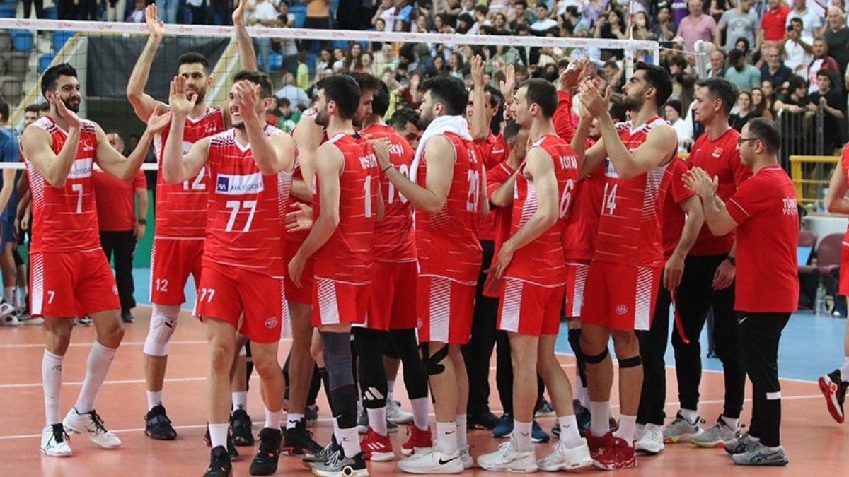 filenin-efeleri-dortlu-finalde-hirvatistan-turkiye-voleybol-maci-ne-vakit-saat-kacta-hangi-kanalda-AvzLmpRs.jpg