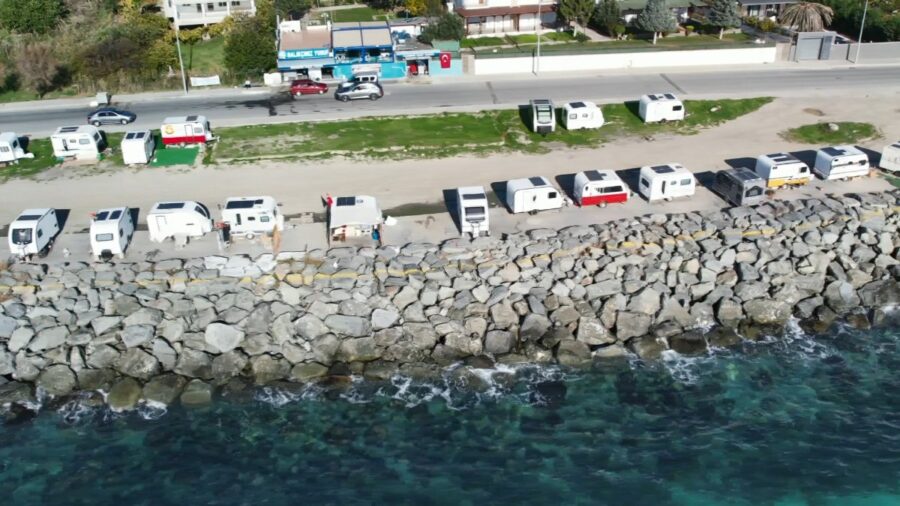 İstanbul’da sahil şeridi karavan parka döndü: Halka ait sahili kullanma hakkından mahrumuz