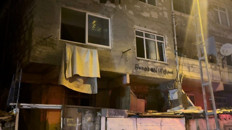 İstanbul Pendik’te yangın çıkan evde 2 çocuk öldü